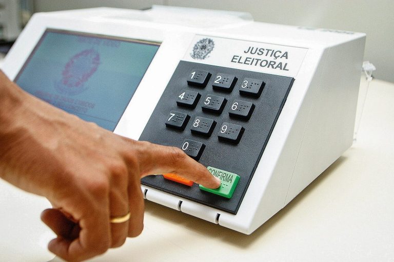 Lula Sanciona LDO com Recorde de R$4,9 Bilhões para Financiamento Eleitoral em 2024