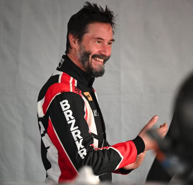 Keanu Reeves Volta às Pistas na Toyota GR Cup em Indianápolis