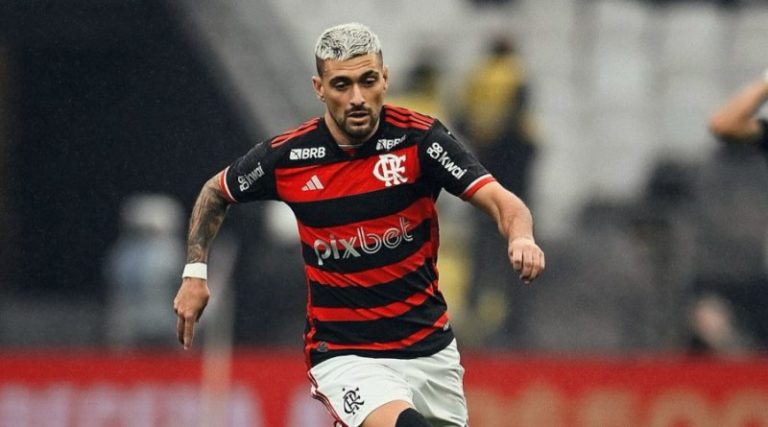 “Flamengo Brilha com Goleiro Incrível, Pênaltis Controversos e se Aproxima do Líder